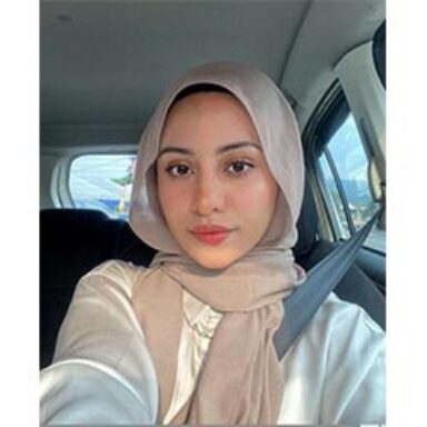 Profile photo of Elizabeth Lail